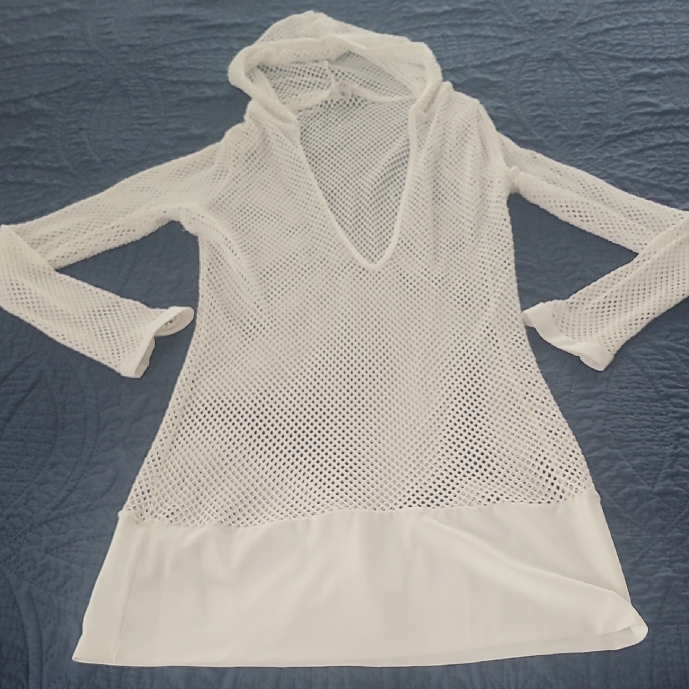 Elegant White Knit Swim Coverup